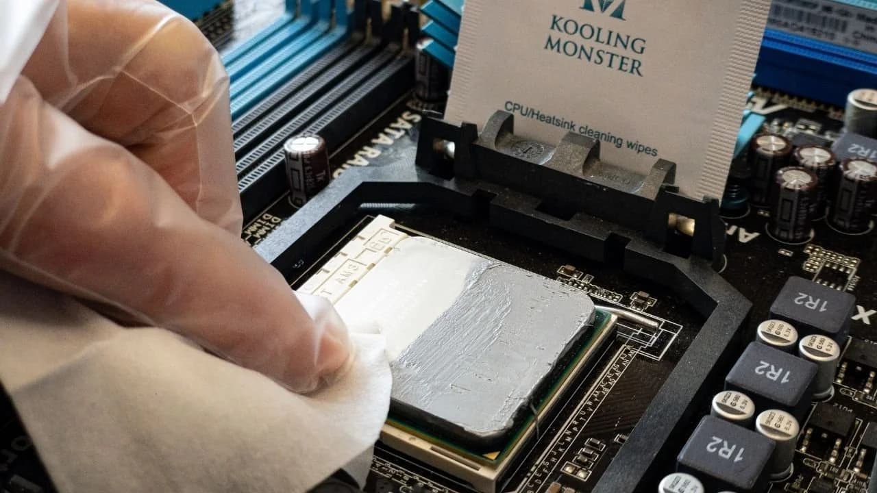 How to Clean Thermal Paste off CPU [2026 Beginner Guide]